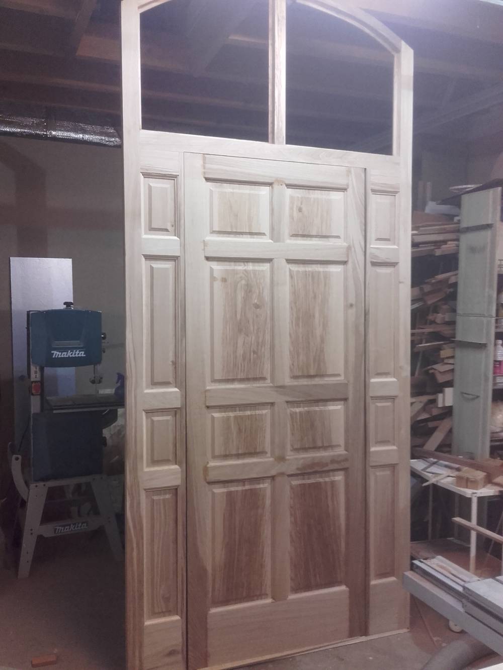 Porte d'entrée en bois