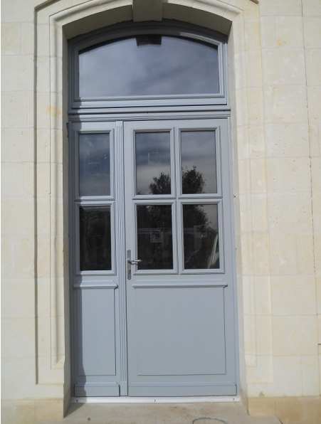 Porte fenêtre grise