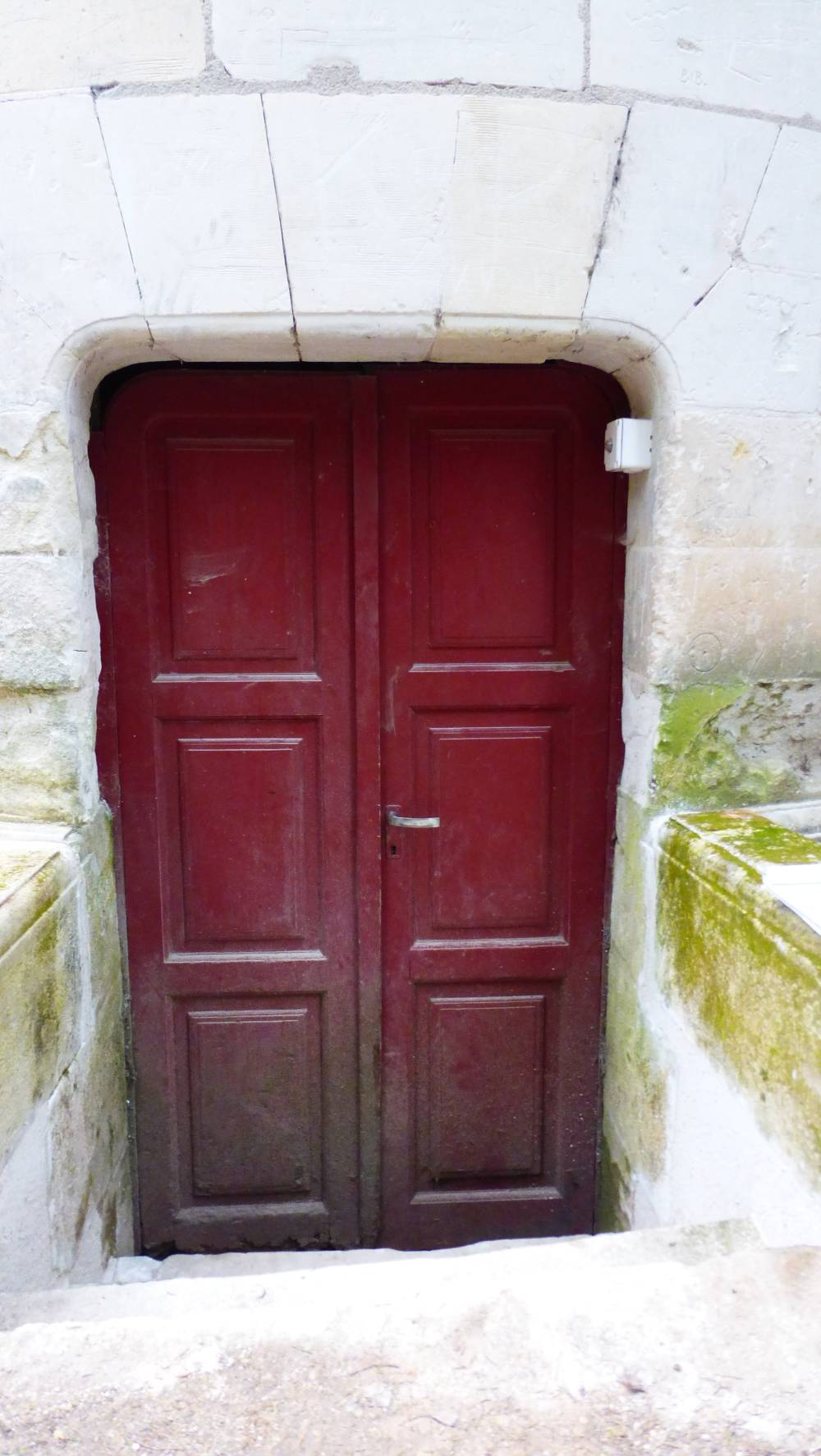 Porte rouge d'entrée