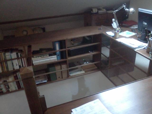 Bibliothèque et bureau