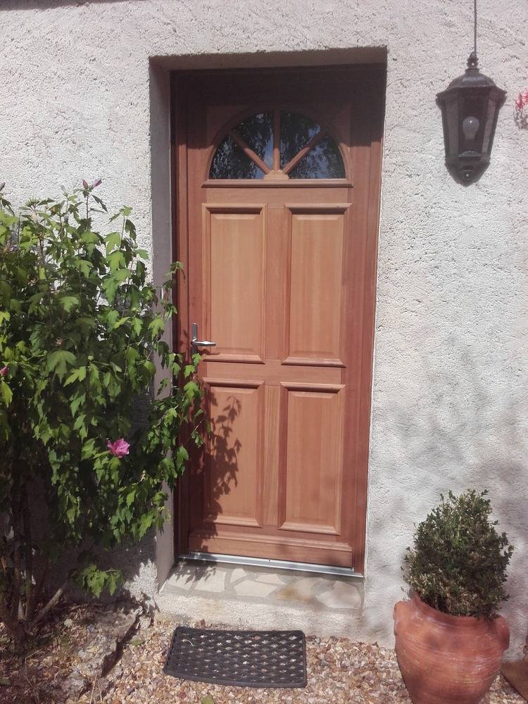 18 Porte d'entrée bois