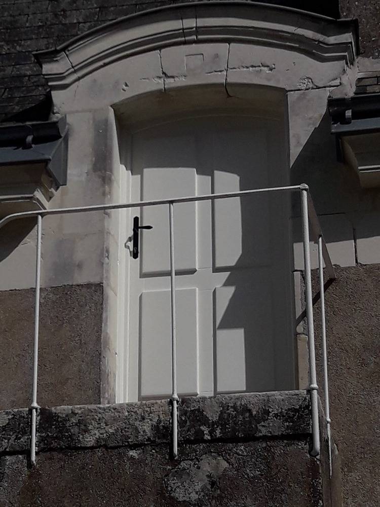 19 Porte de grenier bois