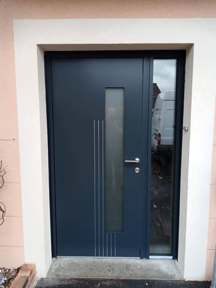 Porte d'entrée alu Kline avec tierce vitrée