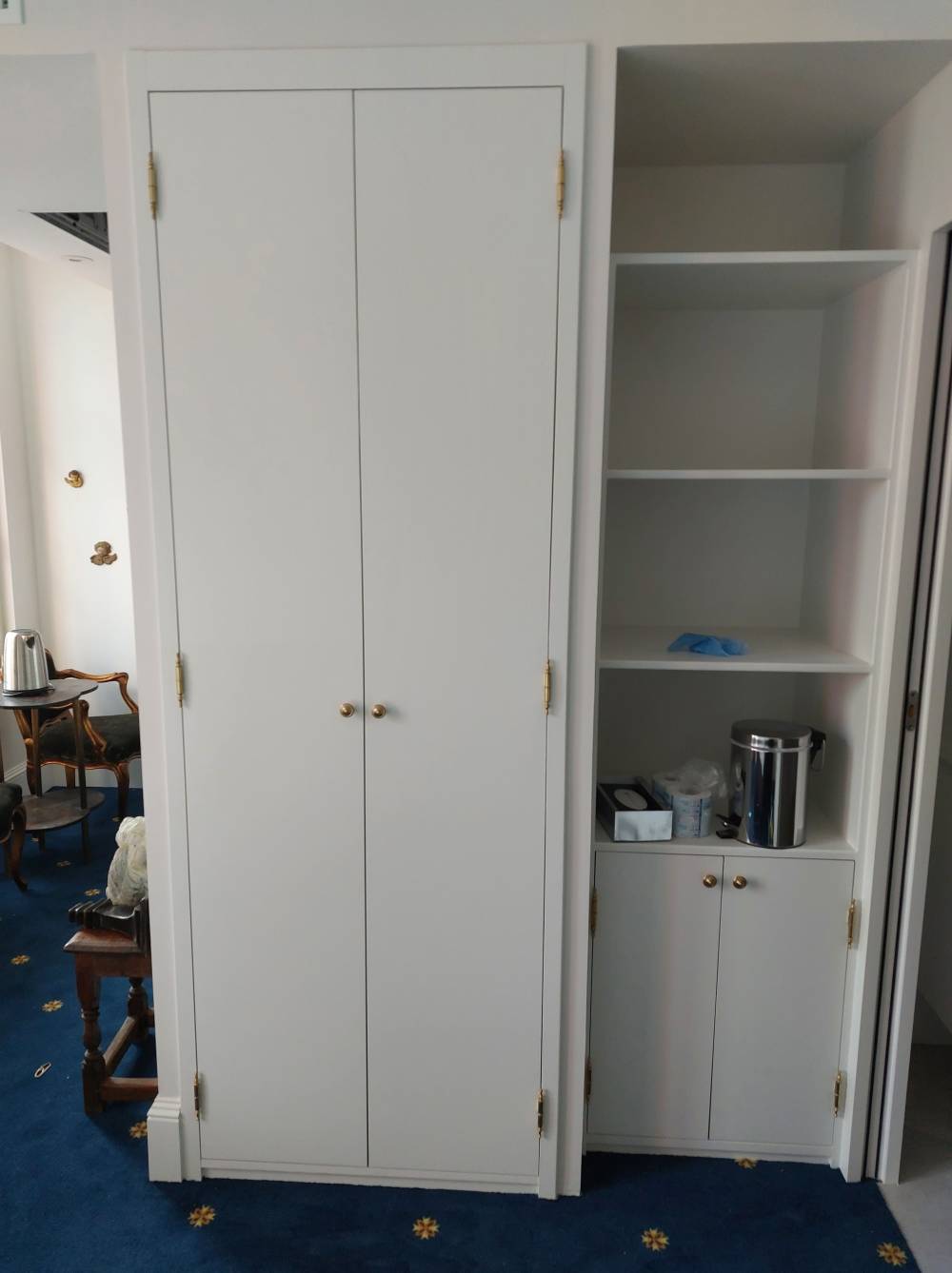 16 Placard chambre d'hotel-min-min