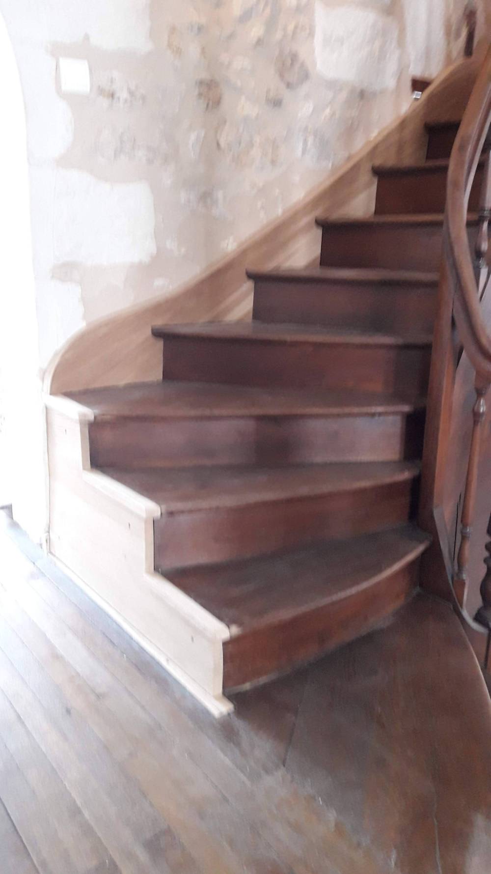 4 Plinthe escalier-min