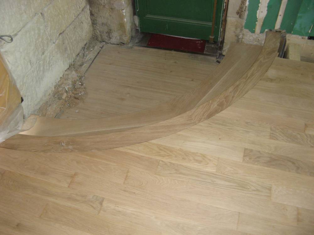 2 Parquet cloué avec marches d'entrée en arrondi-min