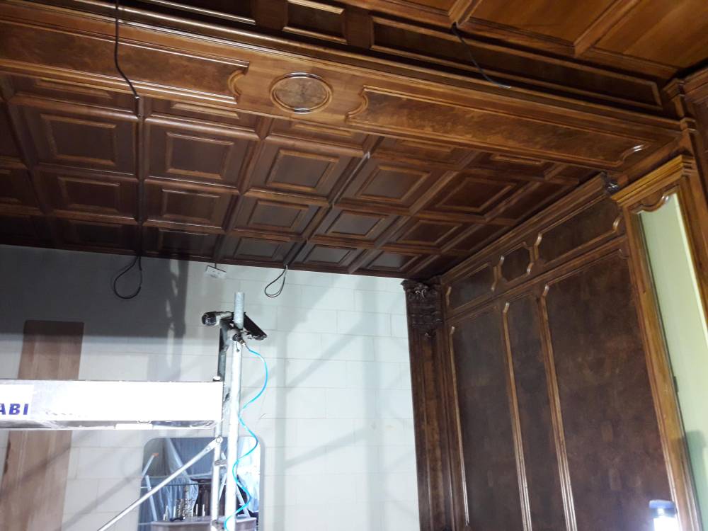 Réalisation d'un plafond bois à cassettes dans un chateau